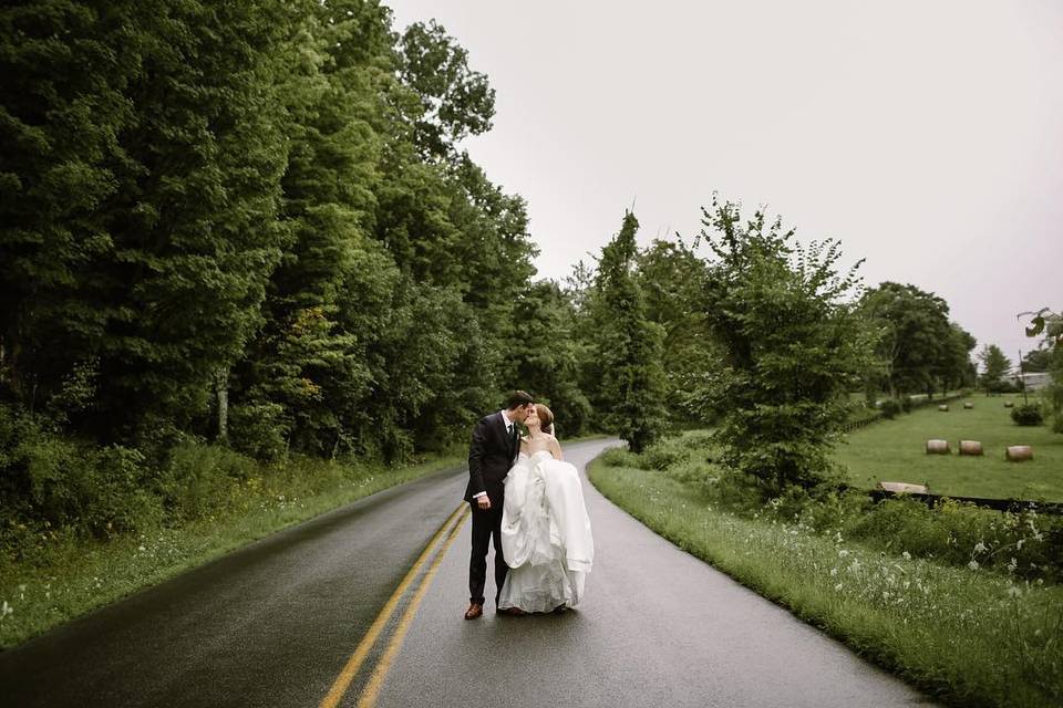 Lake George wedding couple