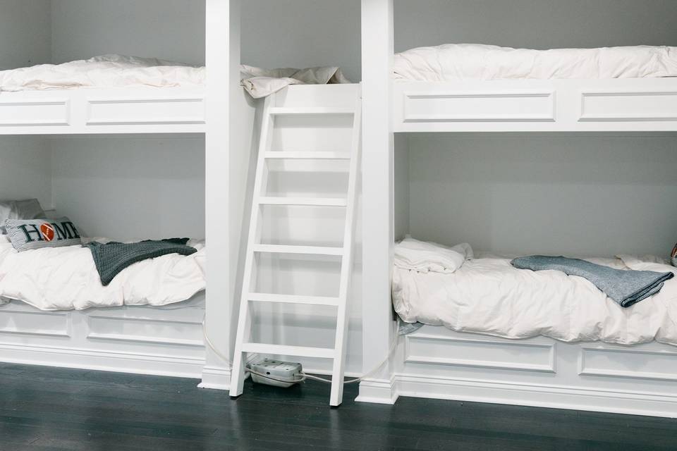 Manor bunks