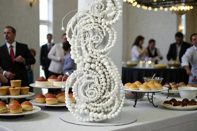 Edible necklace cake decor