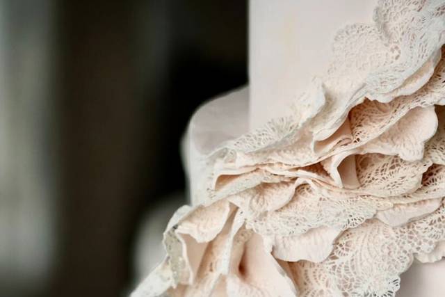 Edible laces decor