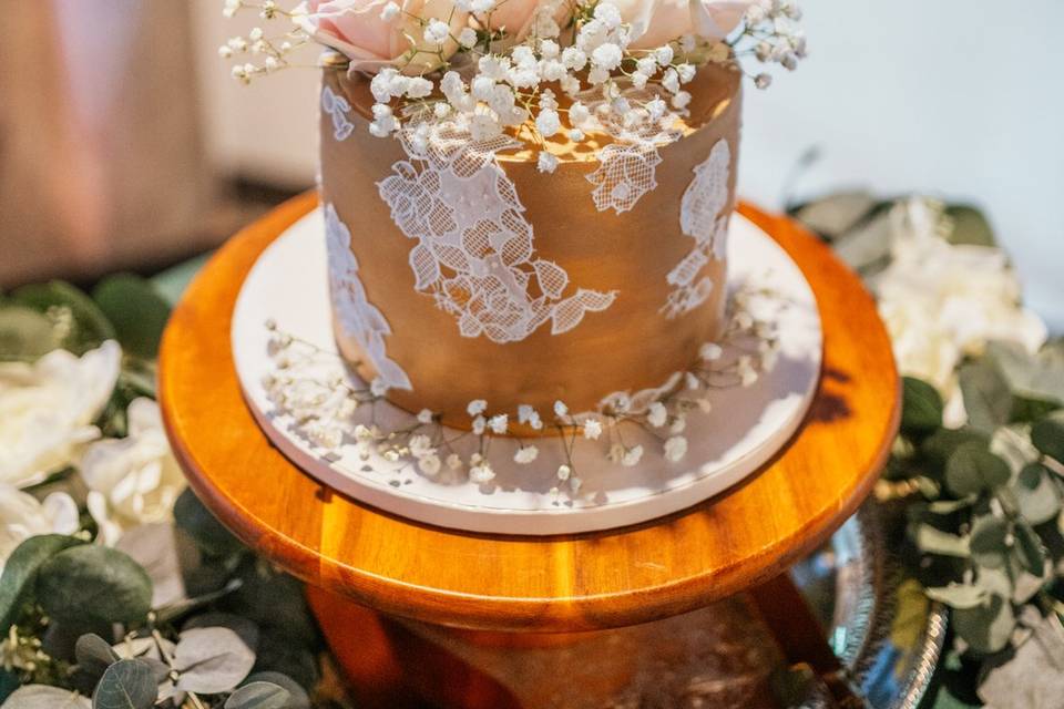 Gold wedding cake