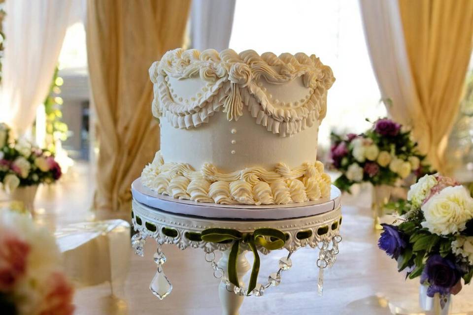 Lambeth-Style Wedding Cake