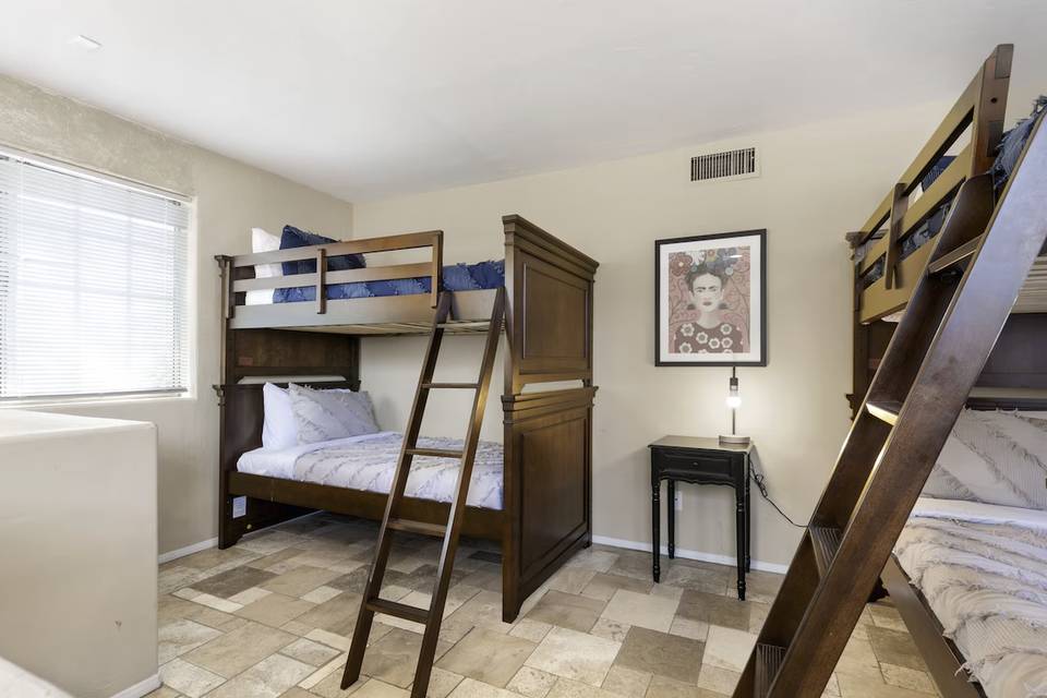 Bunkbed Room