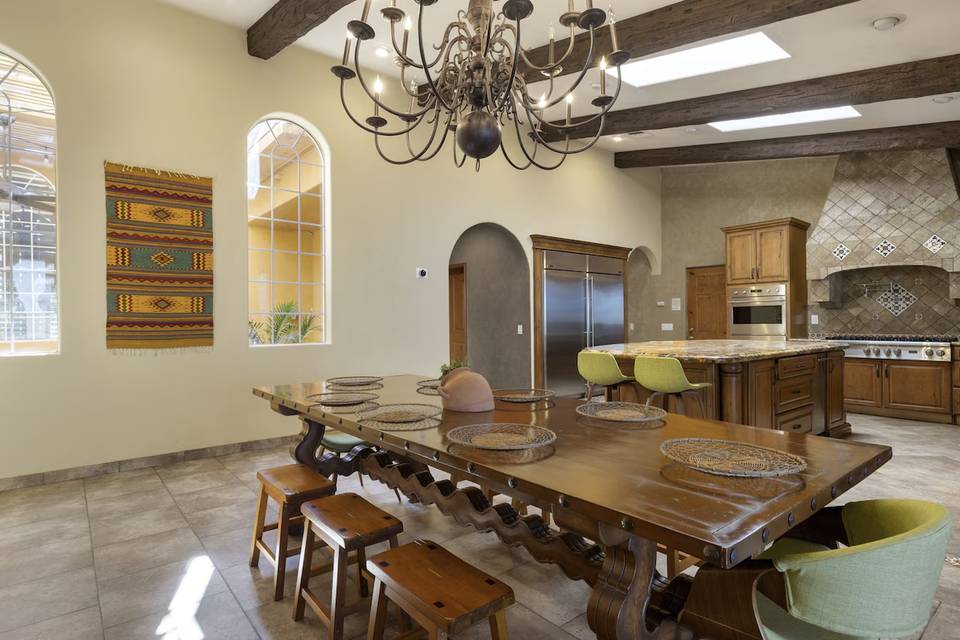 Dining & Gourmet Kitchen