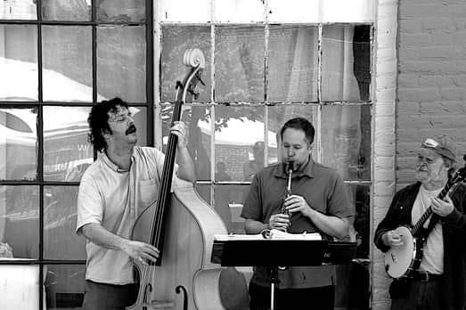 The Queen City Porch Swingers