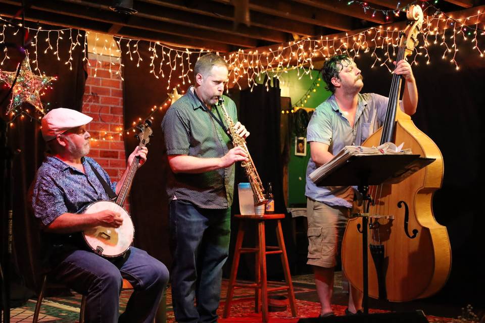The Queen City Porch Swingers