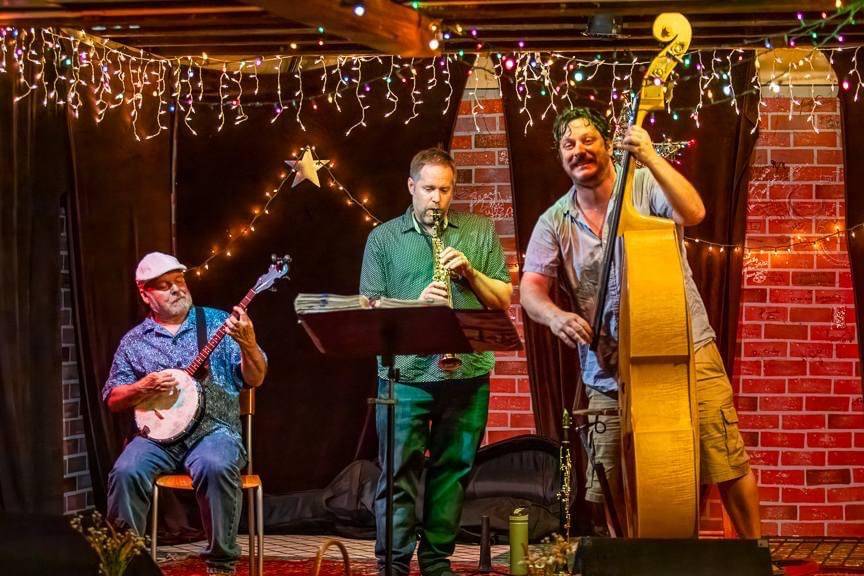 The Queen City Porch Swingers