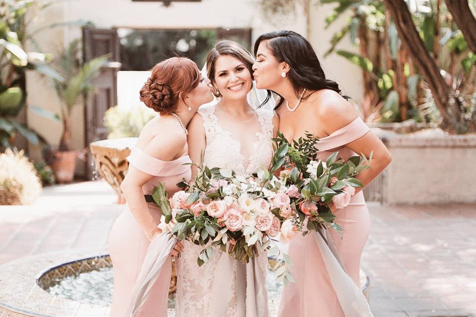 Bride + Bridesmaids Floral