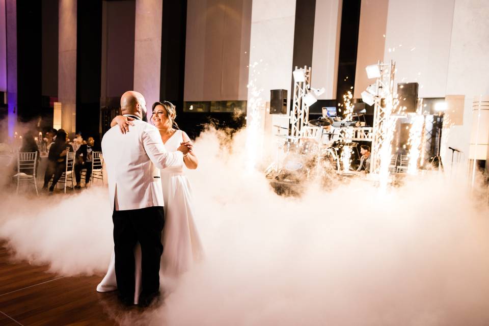 First dance with dry ice
