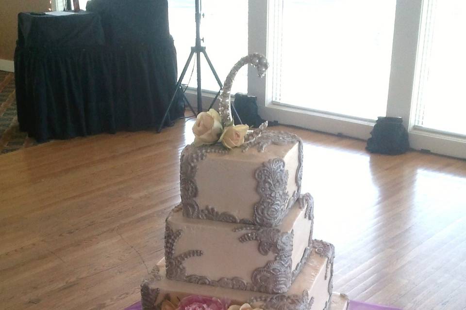 Square wedding cake