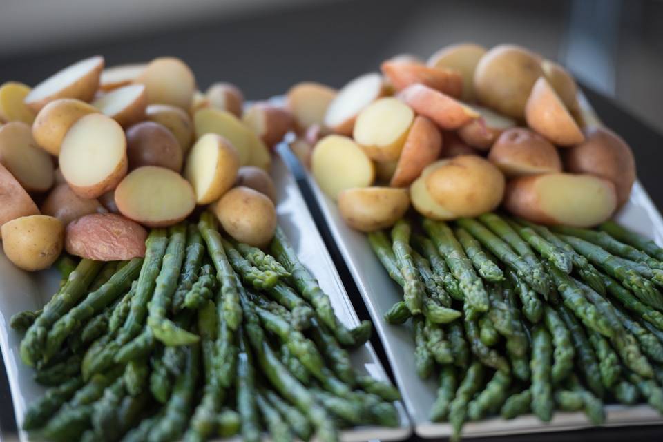 Asparagus and Baby Reds with Wasabi Dip