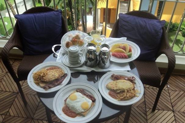 Breakfast room service