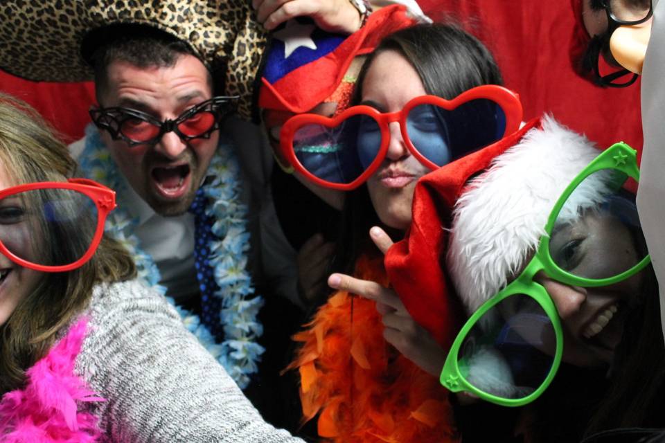 Happy Snapz Photo Booth and DJ Services