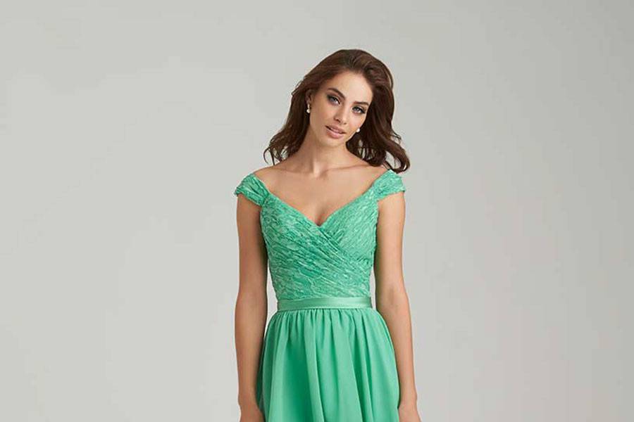 Style 1462 <br> The ruched lace bodice on this A-line dress is ultra-flattering.