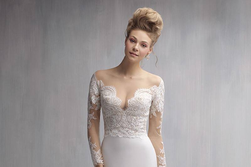 Style MJ269 <br> This lace ballgown is an instant bridal classic.