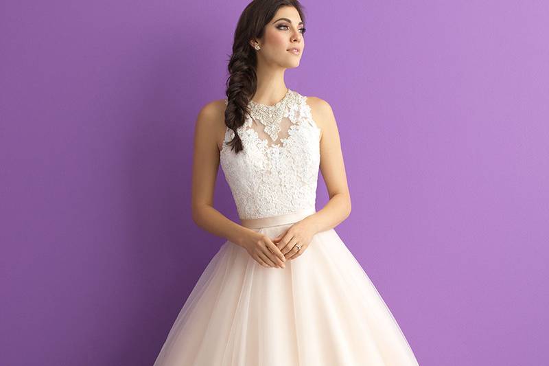 Style 3011		With a jewel encrusted collar, lace bodice and sweeping train - this ballgown is unforgettable.