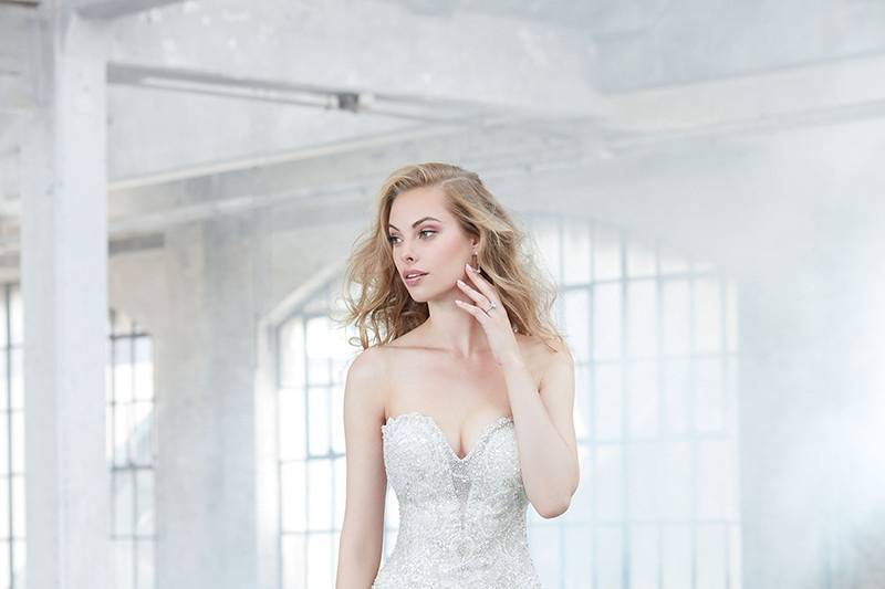 Style MJ301		A mermaid silhouette is oh-so-flattering, especially when it sparkles.