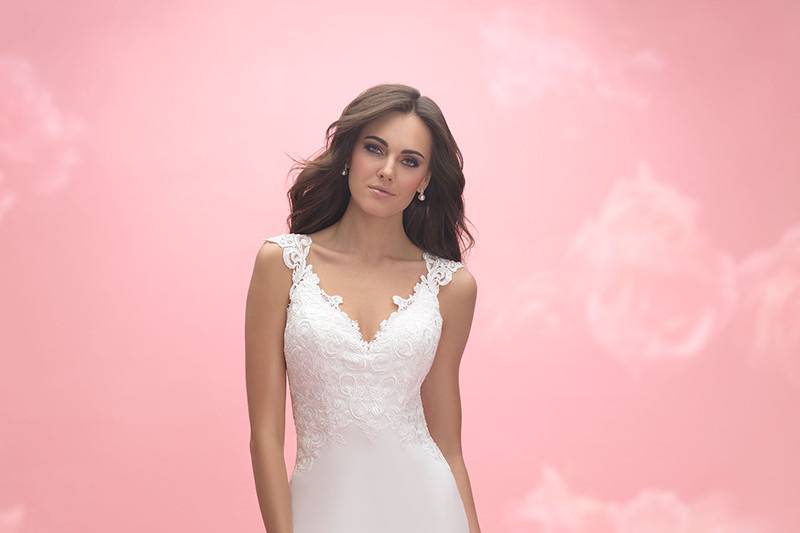Allure Romance	3058	<br>	Crepe and lace beautifully complement one another in this timeless sheath gown.