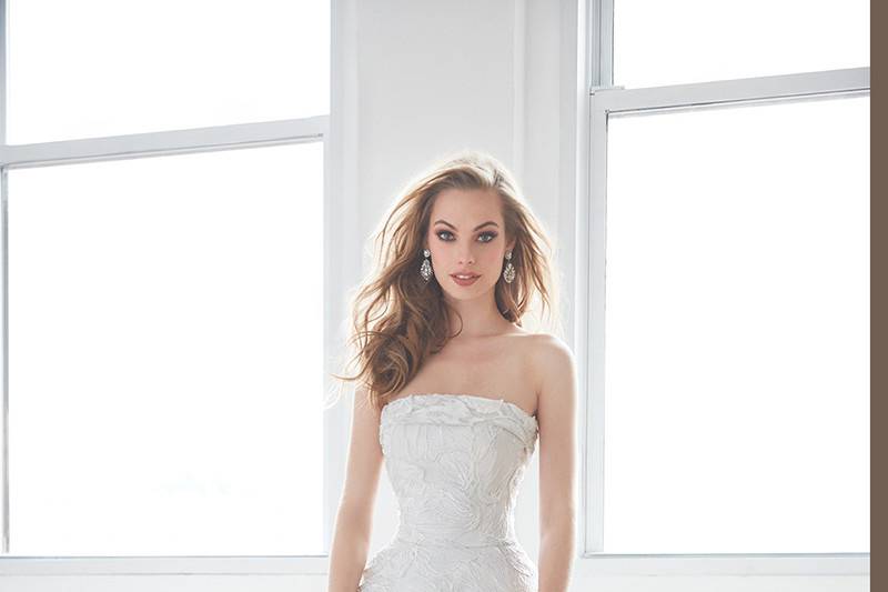 Madison James	MJ370	<br>	This lace sheath features demure illusion cap sleeves, along with a sheer back.