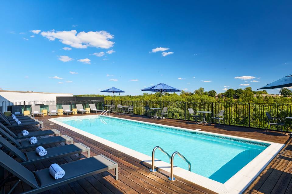 Outdoor Rooftop Pool