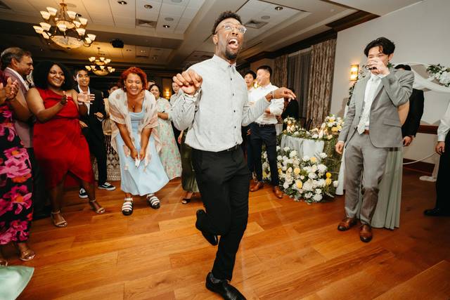 Dance floor solo!