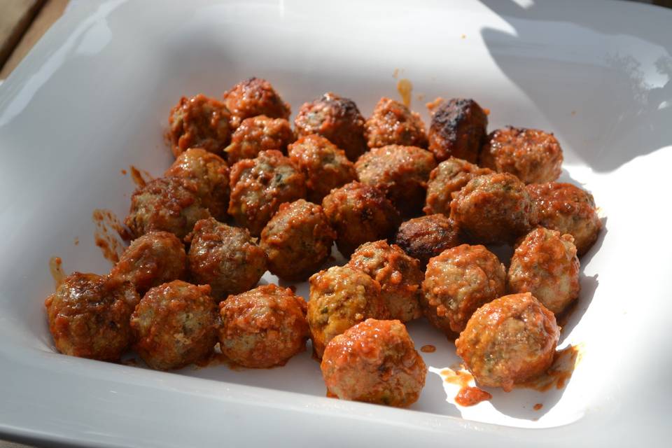 Italian Meatballs– House-Made meatballs with savory dipping sauce