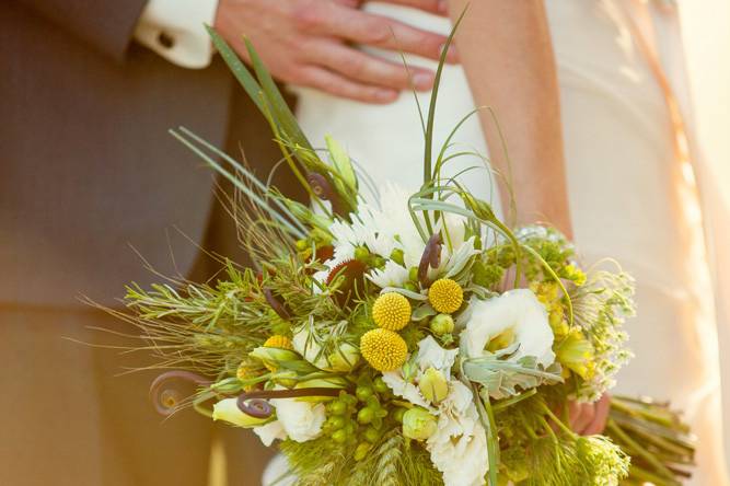 Natural, fun wedding bride's bouquet