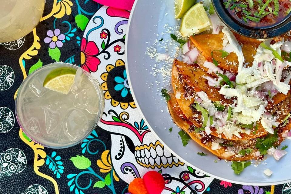 Tavo's Antojitos y Tequila