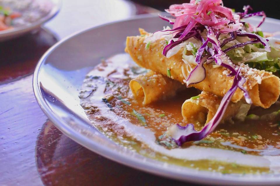 Tavo's Antojitos y Tequila