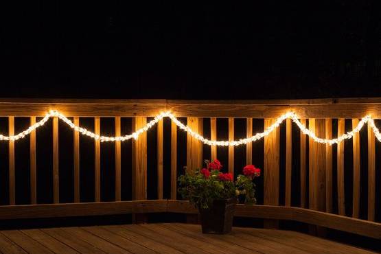 Outdoor bistro lighting