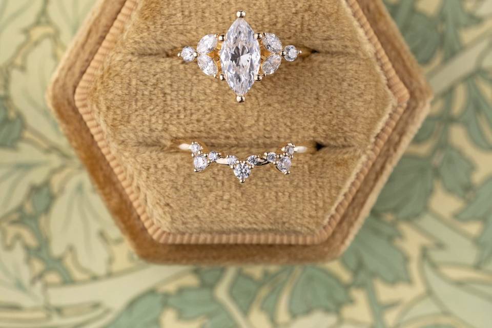Engagement Set