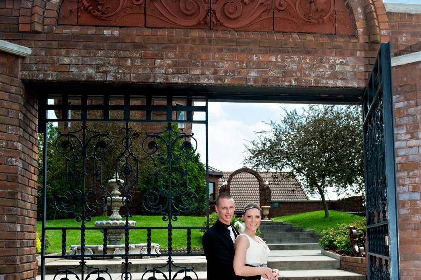 The couple by the gate