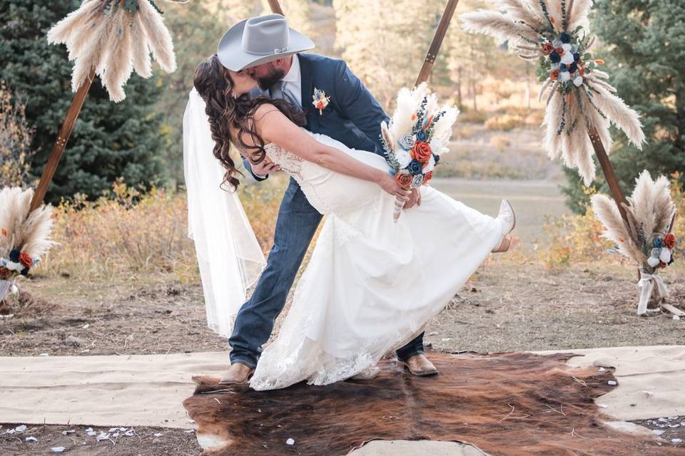 You may kiss the bride!