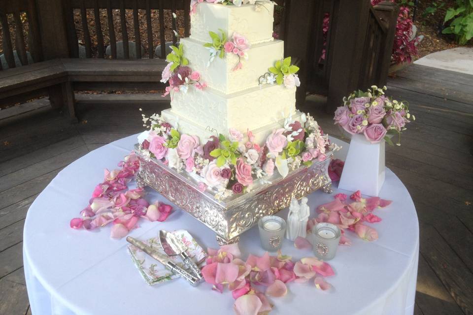 Too pretty to eat!