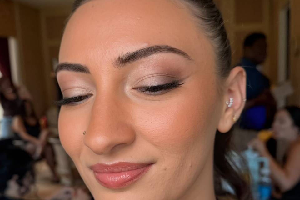 Glam bridesmaid