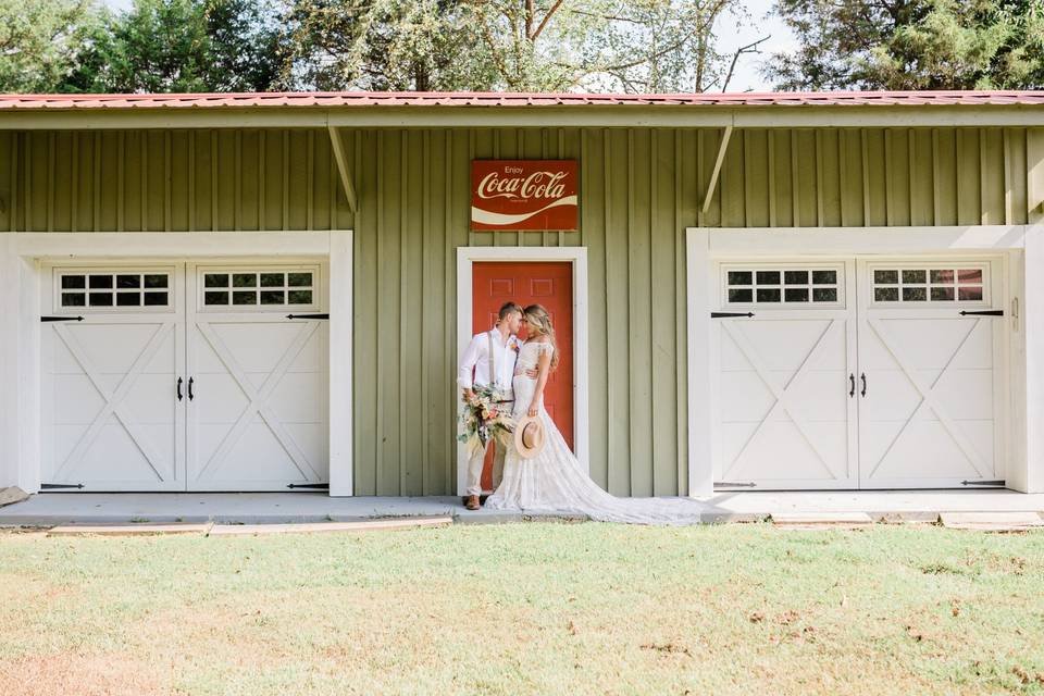 Elopement newlyweds