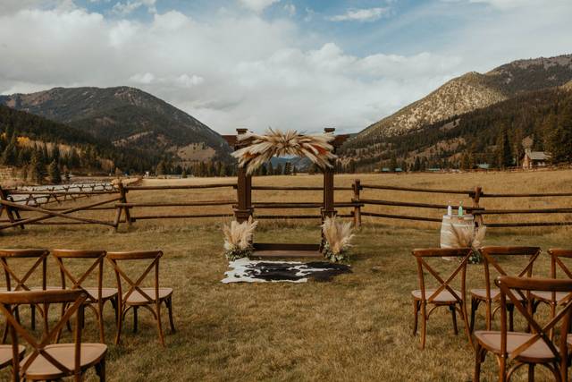 320 Guest Ranch