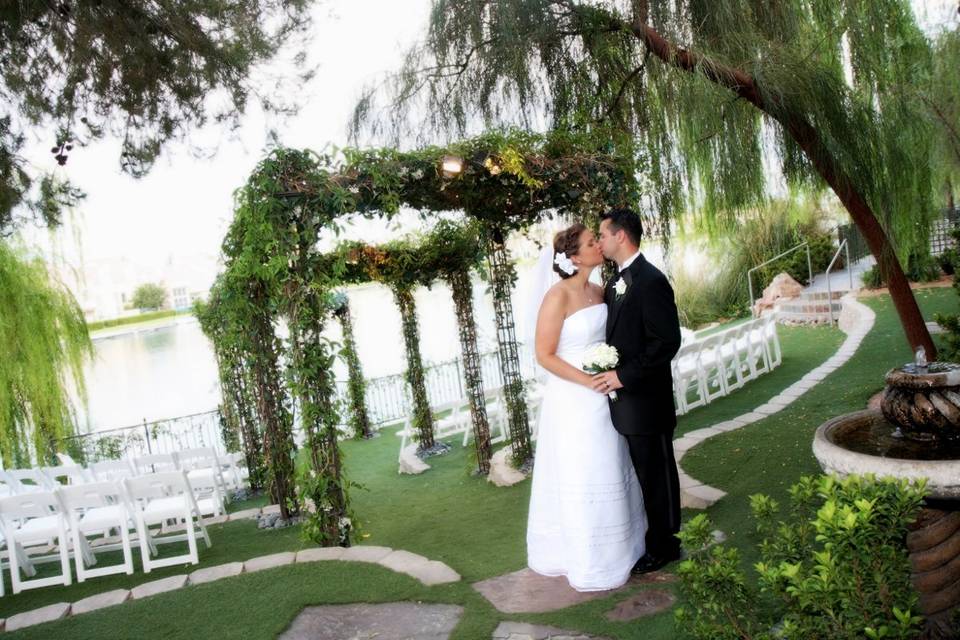 LAKESIDE HERITAGE GARDEN WEDDING - LV Wedding Connection