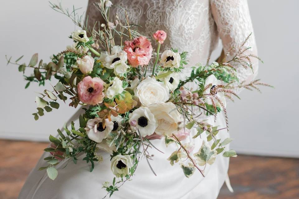 Stunning bride and bouquet