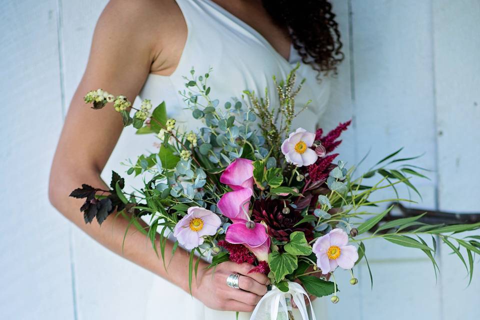Medium size bridal bouquet