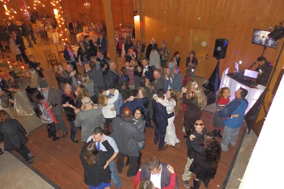 Tringali Barn couples dancing