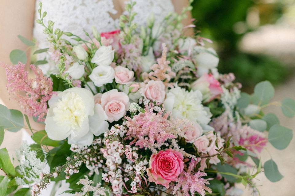 Rustic and wild bouquet