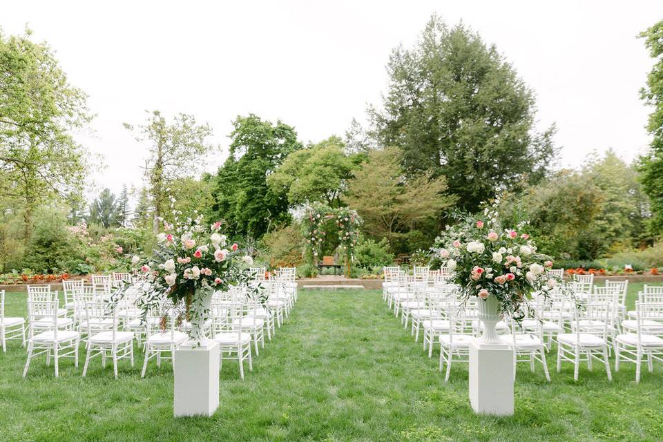 Outdoor ceremony florals