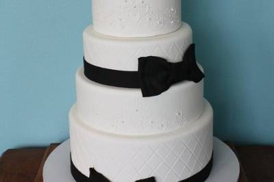 Cake with black ribbons