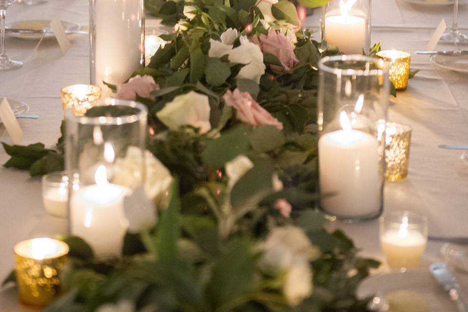 Table setting with flower centerpiece