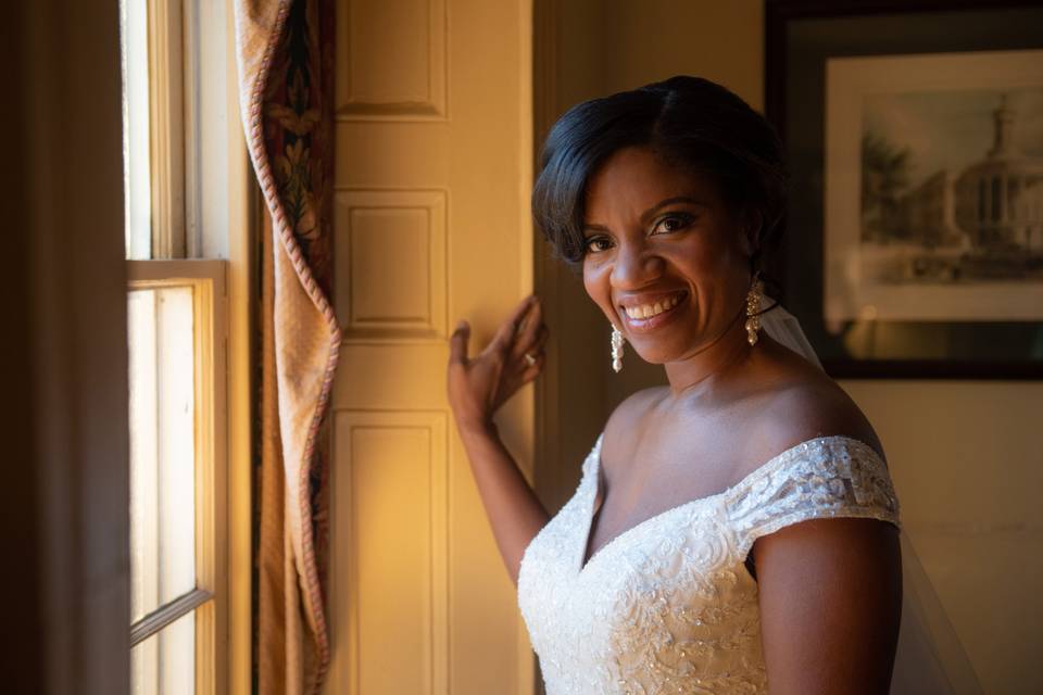 Portrait by the window - Pictures by Todd Photography