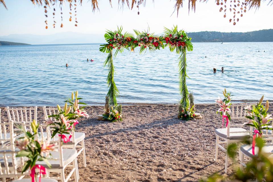 Beach wedding in Greece