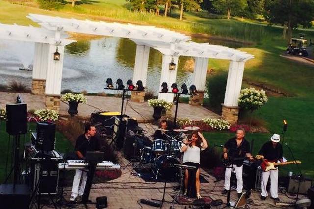 Letizia and the Z Band