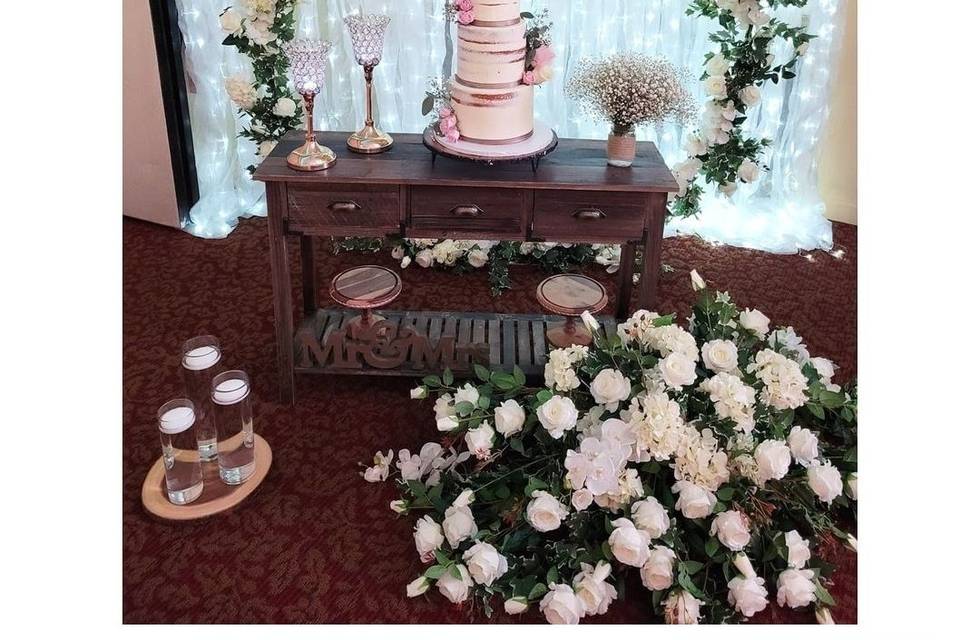 Blush naked cake