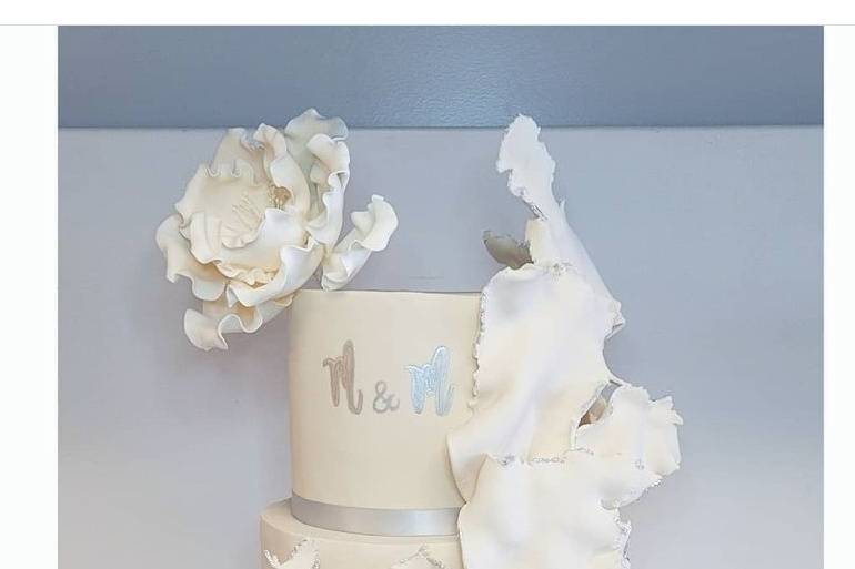 Fondant white sail cake